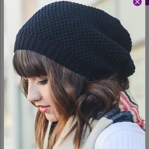 Black waffle knit slouchy beanie